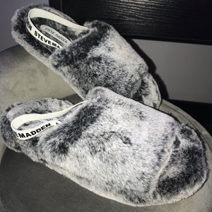 Steve Madden slippers